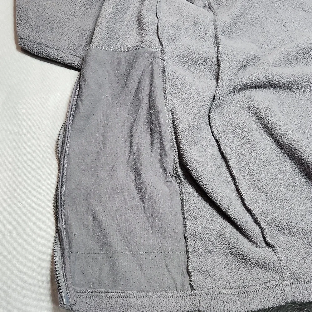 Zip-up Bench Sweater - Picture 10 of 16